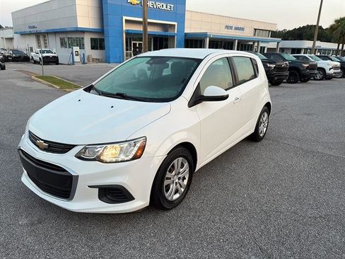 Used 2020 Chevrolet Sonic LT image 3
