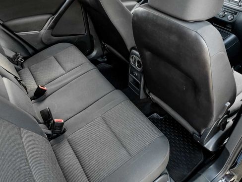 Used 2017 Volkswagen Tiguan S image 34