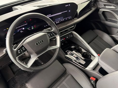 Used 2025 Audi Q5 Premium Plus w/ Premium Plus AWD/4WD image 9