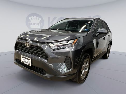 Used 2025 Toyota RAV4 XLE image 1