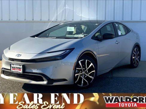 New 2026 Toyota Prius Plug-In Hybrid image 2