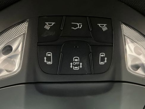 Used 2025 Chrysler Pacifica Limited image 73