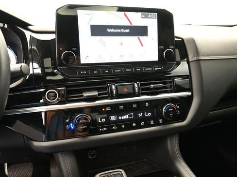 Used 2023 Nissan Pathfinder Platinum image 23