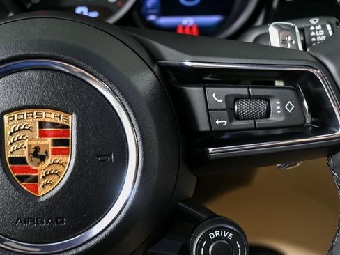 Used 2026 Porsche Macan AWD/4WD image 11