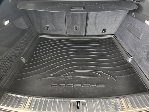 Certified 2025 Porsche Cayenne image 31