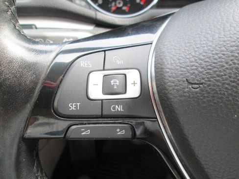 Used 2016 Volkswagen Passat 1.8T SE FWD image 19