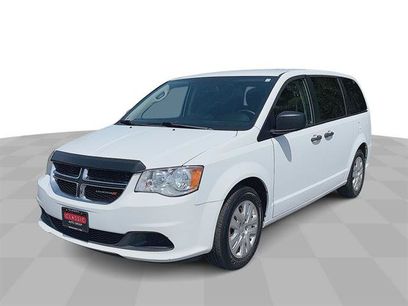 Used 2019 Dodge Grand Caravan SE w/ UConnect Hands-Free Group