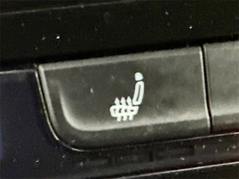 Used 2024 Volkswagen Taos SE image 18