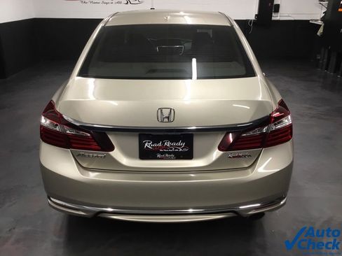 Used 2017 Honda Accord EX-L image 9