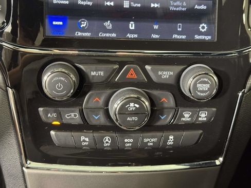 Used 2021 Jeep Grand Cherokee Laredo X AWD/4WD image 27