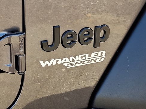 Used 2021 Jeep Wrangler Sport S image 15