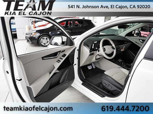New 2026 Kia Niro Wave w/ Wave Preserve Package FWD image 42