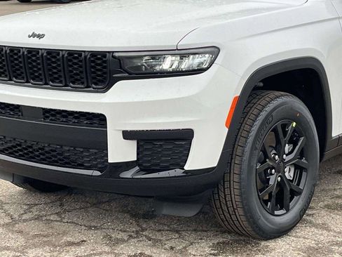 New 2025 Jeep Grand Cherokee L Altitude image 5