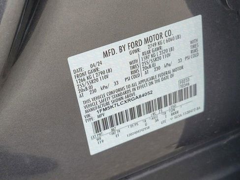 Used 2024 Ford Explorer King Ranch w/ Technology Package RWD image 18