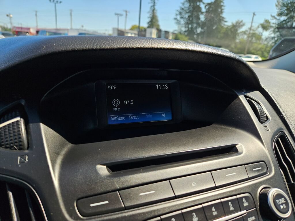 Used 2017 Ford Focus SE FWD image 23