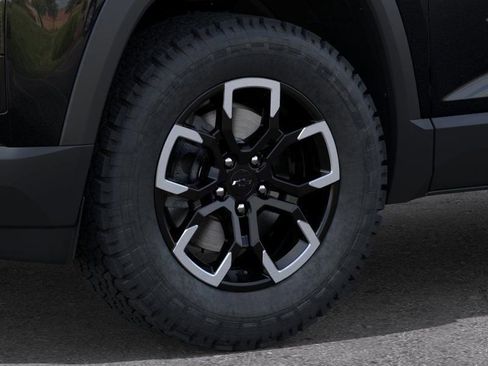 New 2026 Chevrolet Equinox ACTIV w/ Safety and Technology Package image 17