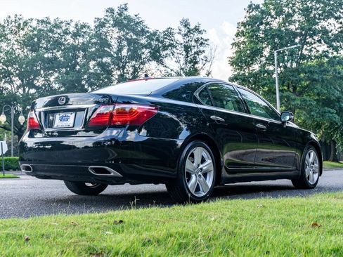 Used 2012 Lexus LS 460 w/ Comfort Pkg RWD image 5