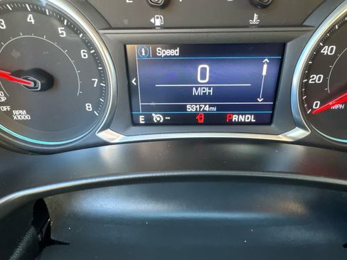 Used 2019 Chevrolet Equinox LT FWD image 17