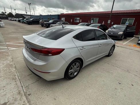 Used 2018 Hyundai Elantra SEL image 9