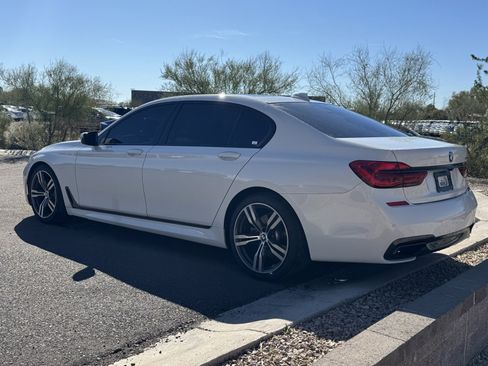 Used 2019 BMW 740i w/ M Sport Package image 5