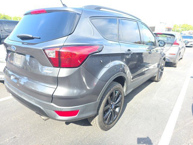 Used 2019 Ford Escape SE FWD image 4