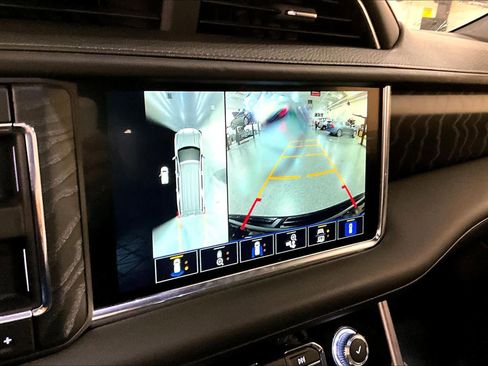 Used 2023 GMC Yukon Denali w/ LPO, Floor Liner Package image 29