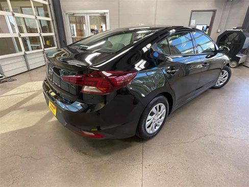 Used 2020 Hyundai Elantra SE FWD image 5