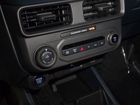 New 2025 Ford Maverick Lariat w/ Black Appearance Package image 30