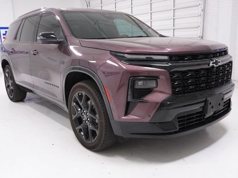 Used 2024 Chevrolet Traverse RS w/ LPO, Floor Liner Package image 3