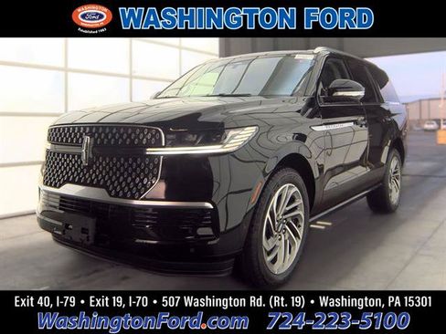 Used 2025 Lincoln Navigator Reserve AWD/4WD image 1