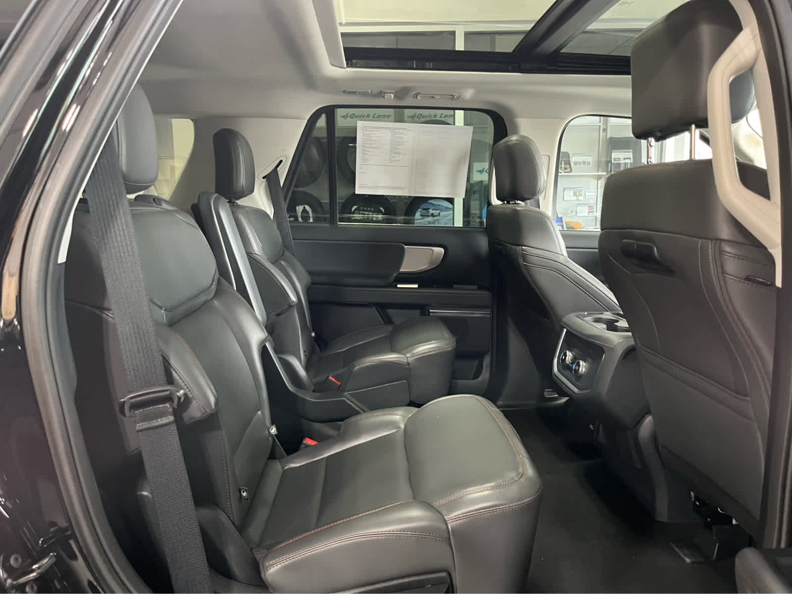Used 2025 Ford Expedition Active AWD/4WD image 35