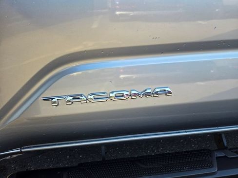 Used 2024 Toyota Tacoma SR5 AWD/4WD image 22
