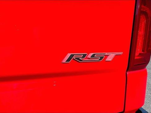 Used 2020 Chevrolet Silverado 1500 RST AWD/4WD image 25