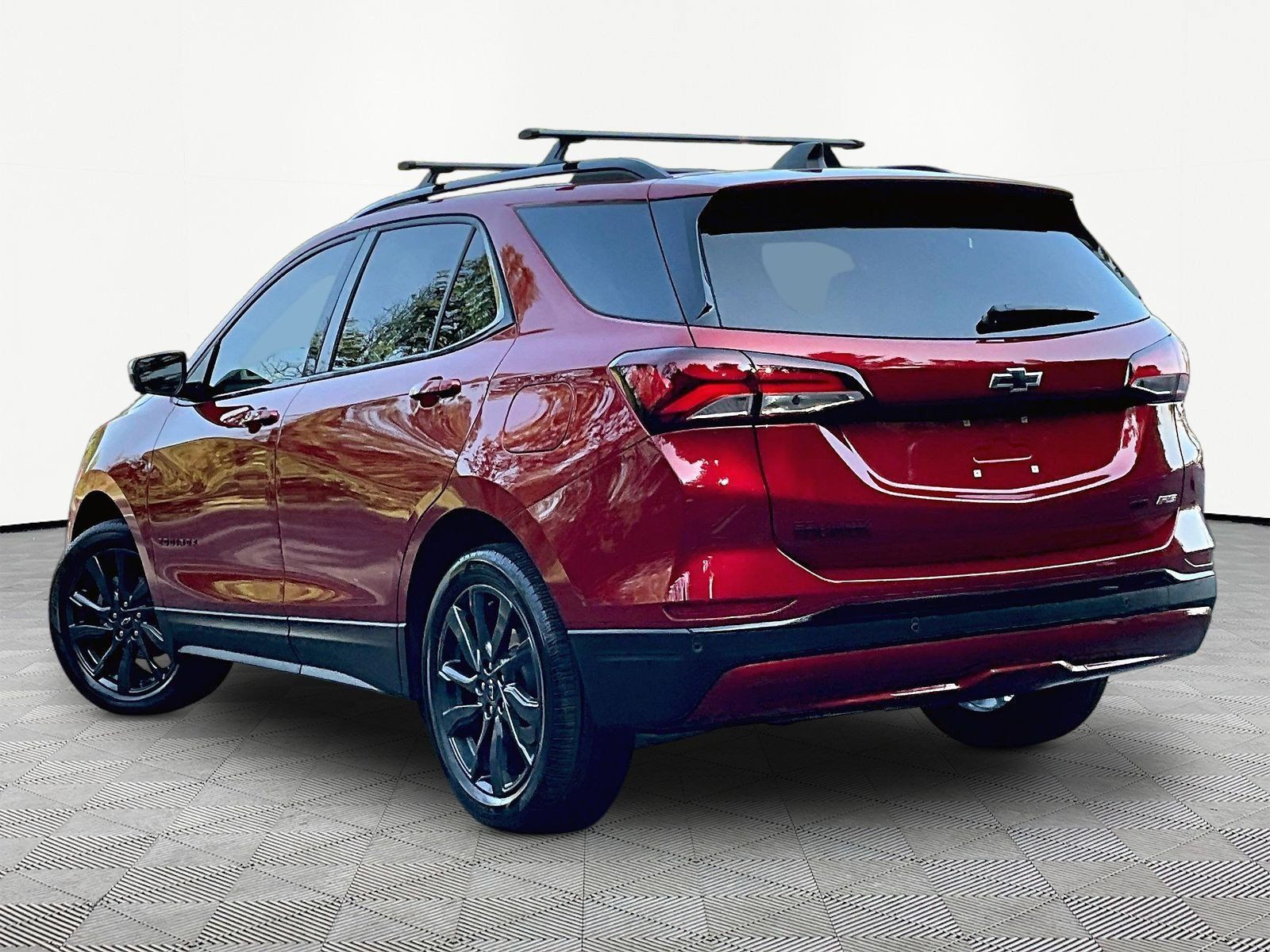 Used 2024 Chevrolet Equinox RS w/ RS Leather Package AWD/4WD image 4