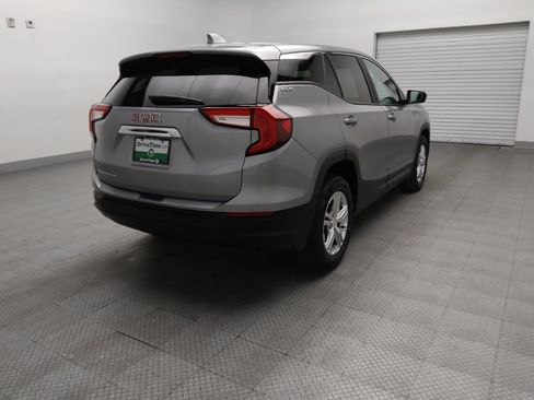Used 2024 GMC Terrain SLE FWD image 9