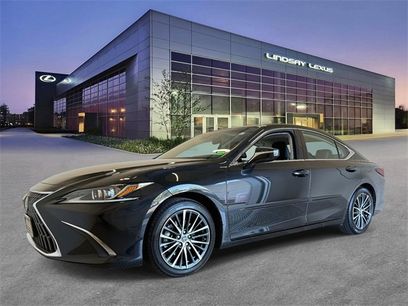 Certified 2022 Lexus ES 350 w/ Premium Package