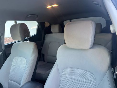Used 2017 Hyundai Santa Fe Sport FWD image 29