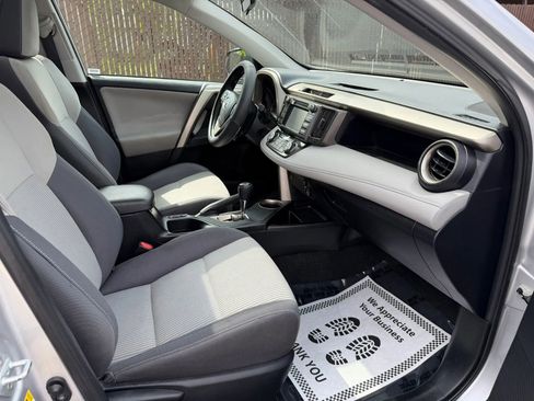 Used 2015 Toyota RAV4 XLE AWD/4WD image 14