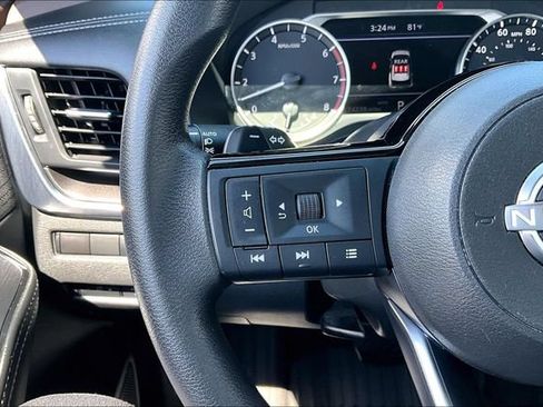 Used 2023 Nissan Rogue SV AWD/4WD image 10