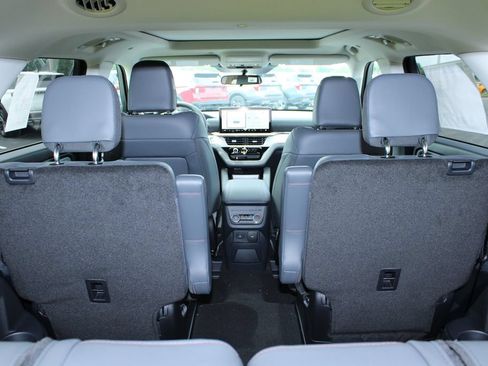New 2026 Ford Explorer Active w/ Active Comfort Package AWD/4WD image 13
