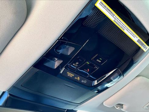 Used 2023 Lexus RZ 450e Premium image 33