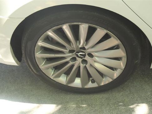 Used 2014 Hyundai Equus Signature image 27