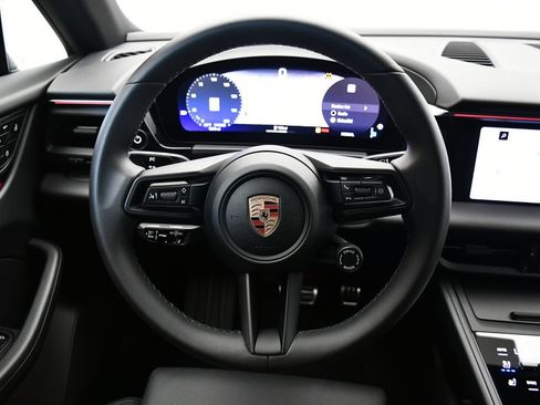 Certified 2025 Porsche Macan 4S Electric AWD/4WD image 26