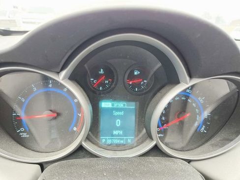 Used 2016 Chevrolet Cruze LT image 7