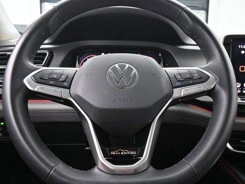 Used 2024 Volkswagen Atlas Peak Edition SE AWD/4WD image 28
