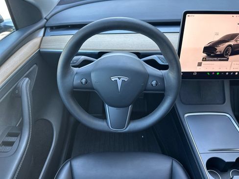 Used 2023 Tesla Model Y Long Range AWD/4WD image 14