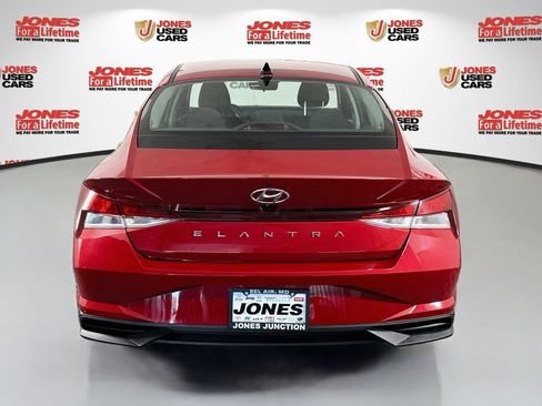 Certified 2023 Hyundai Elantra SE FWD image 14