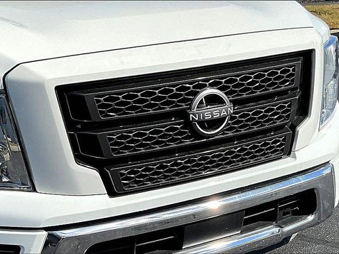 Used 2023 Nissan Titan SV RWD image 30