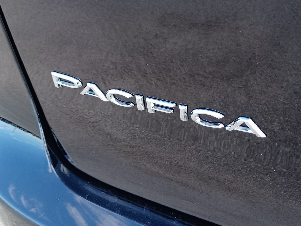Used 2025 Chrysler Pacifica Select FWD image 31