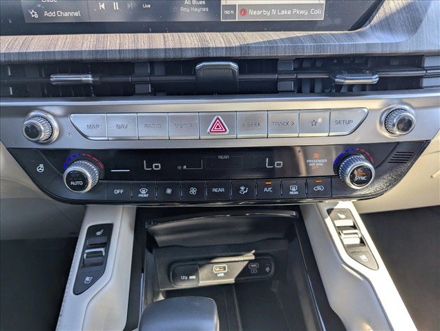 Used 2024 Kia Telluride EX w/ EX Captain's Chair Package AWD/4WD image 20